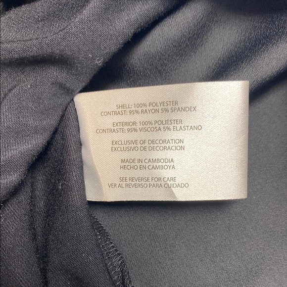 Banana Republic Blouse V-Neck Cap Sleeve Mixed Media Minimalist Black Size Large - Picture 11 of 13